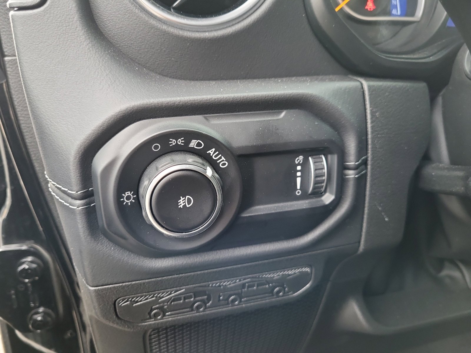 2025 Jeep Wrangler 4-Door Sahara - Photo 31