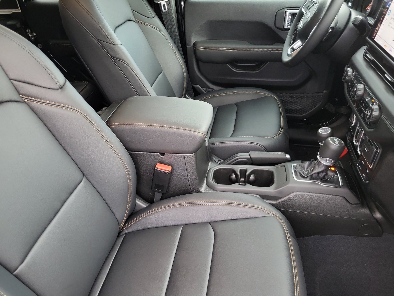 2025 Jeep Wrangler 4-Door Sahara - Photo 20