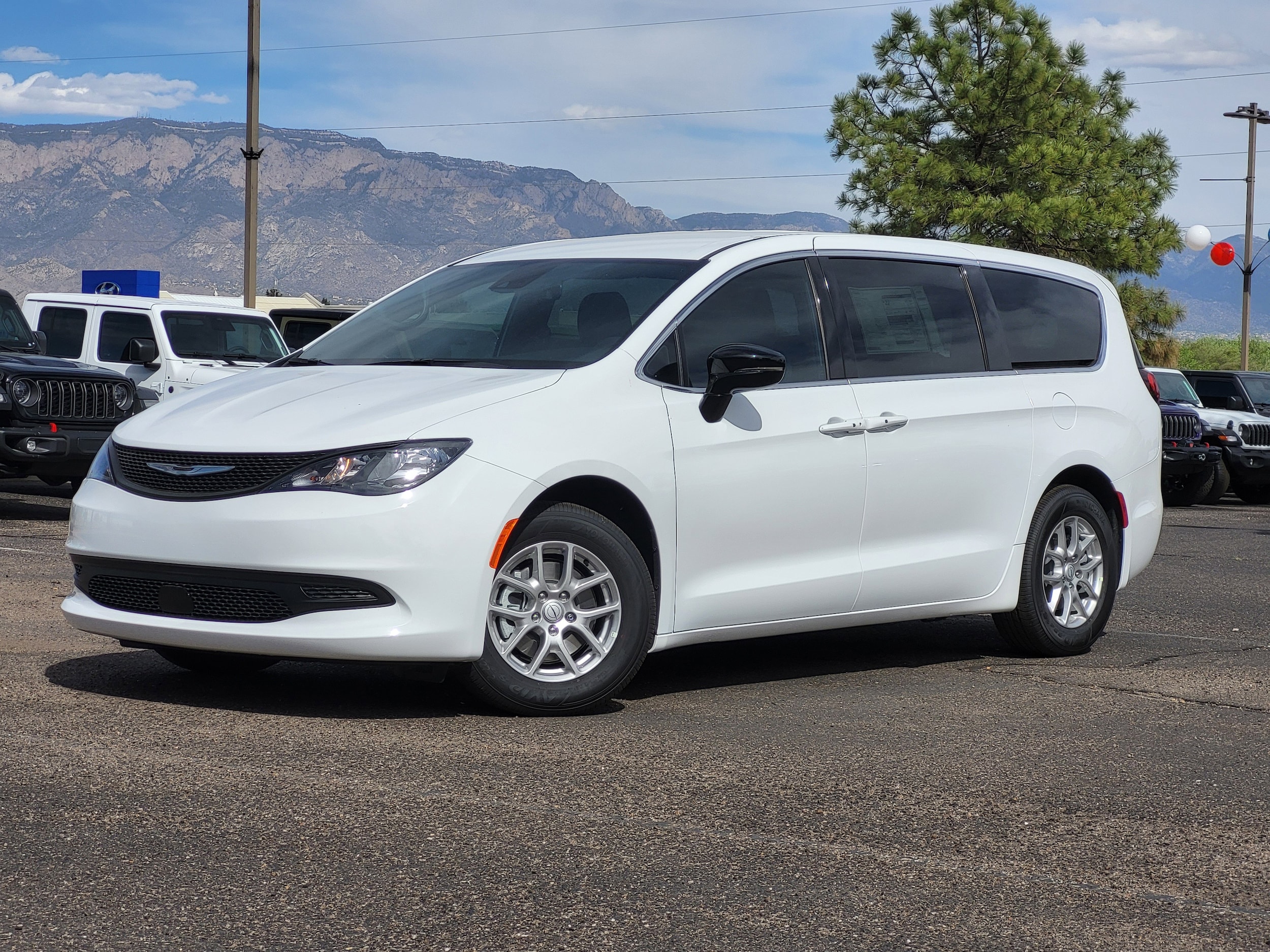 2026 Chrysler Voyager LX's photo