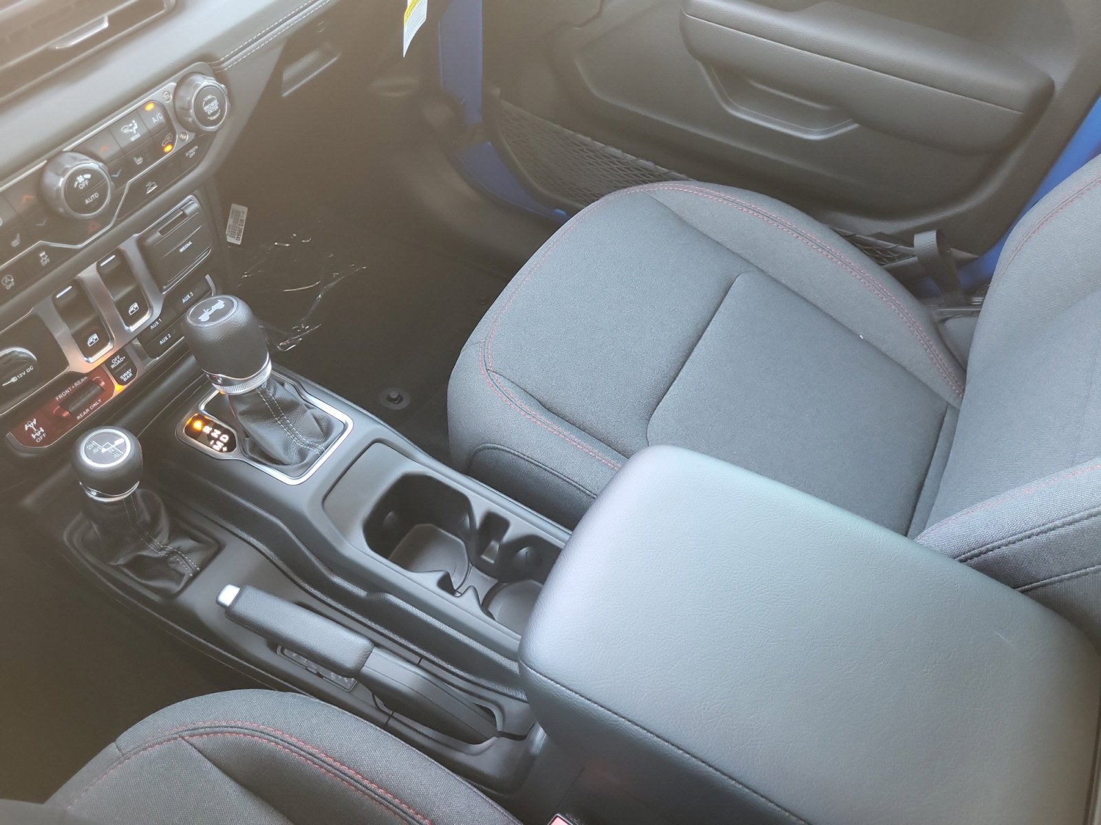 2025 Jeep Wrangler 2-Door Rubicon - Photo 16