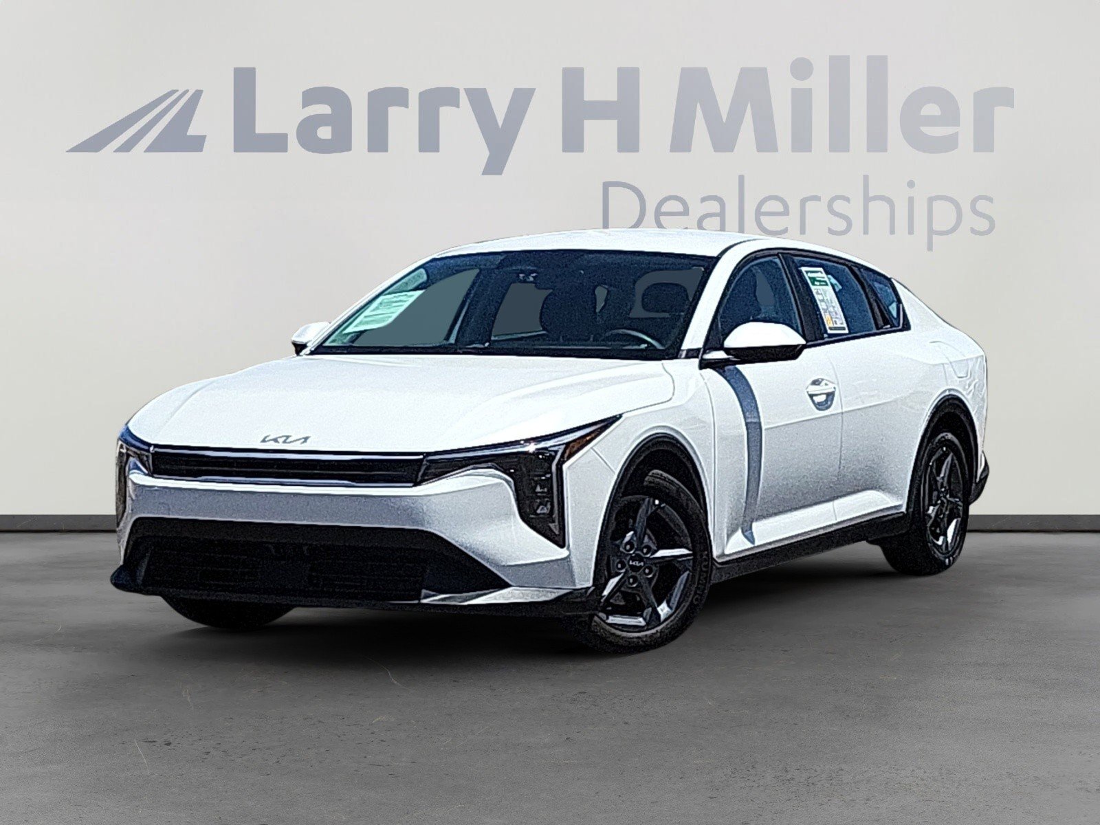 2025 Kia K4 LXS AT's photo