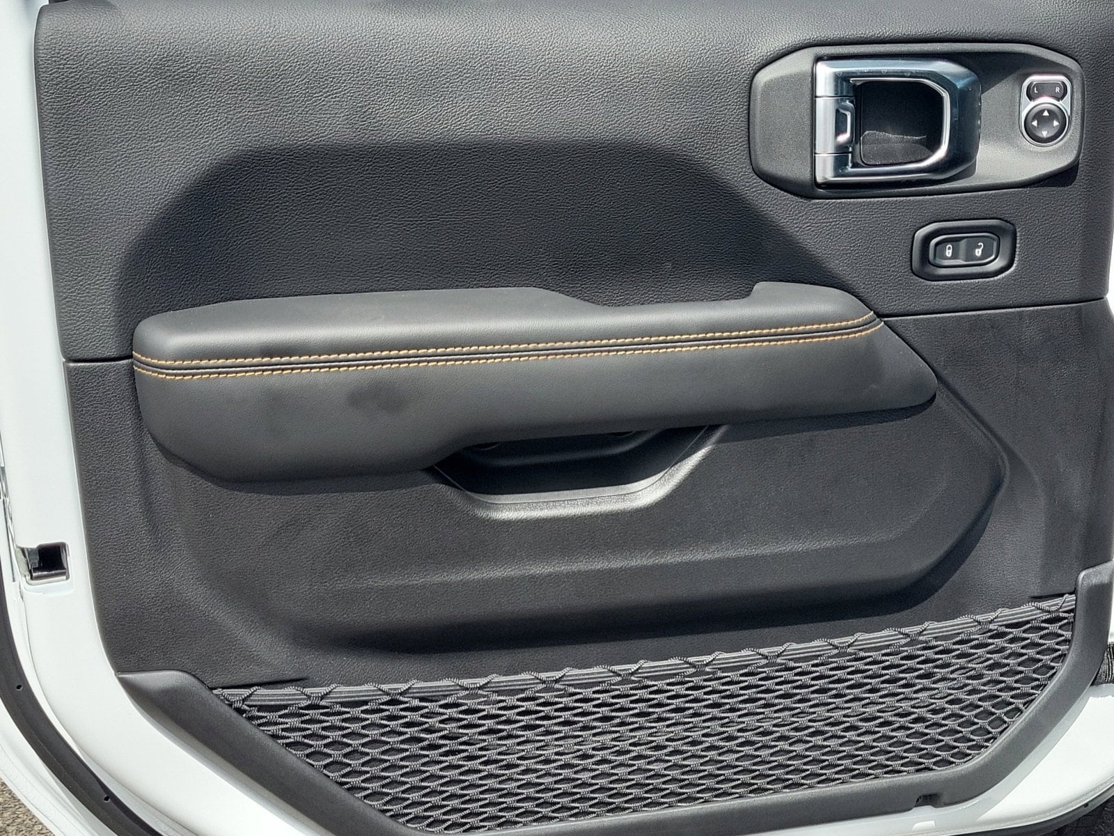 2025 Jeep Wrangler 4-Door Sahara - Photo 22