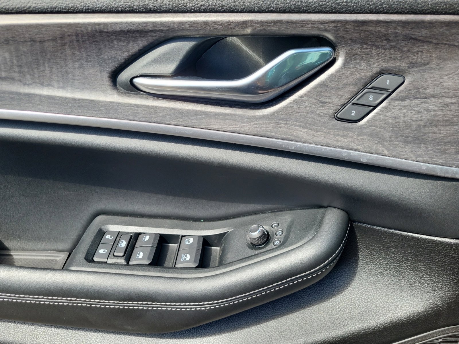 2025 Jeep Grand Cherokee L Limited - Photo 15