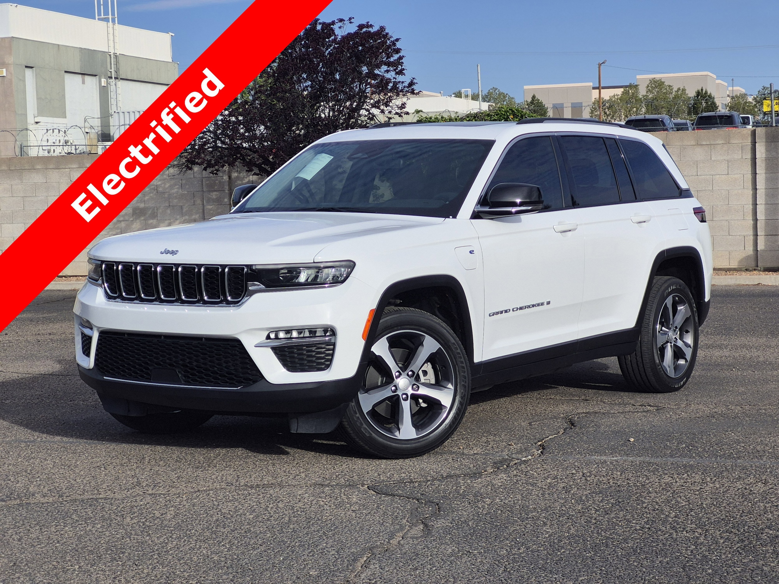 2022 Jeep Grand Cherokee 4xe 4x4's photo