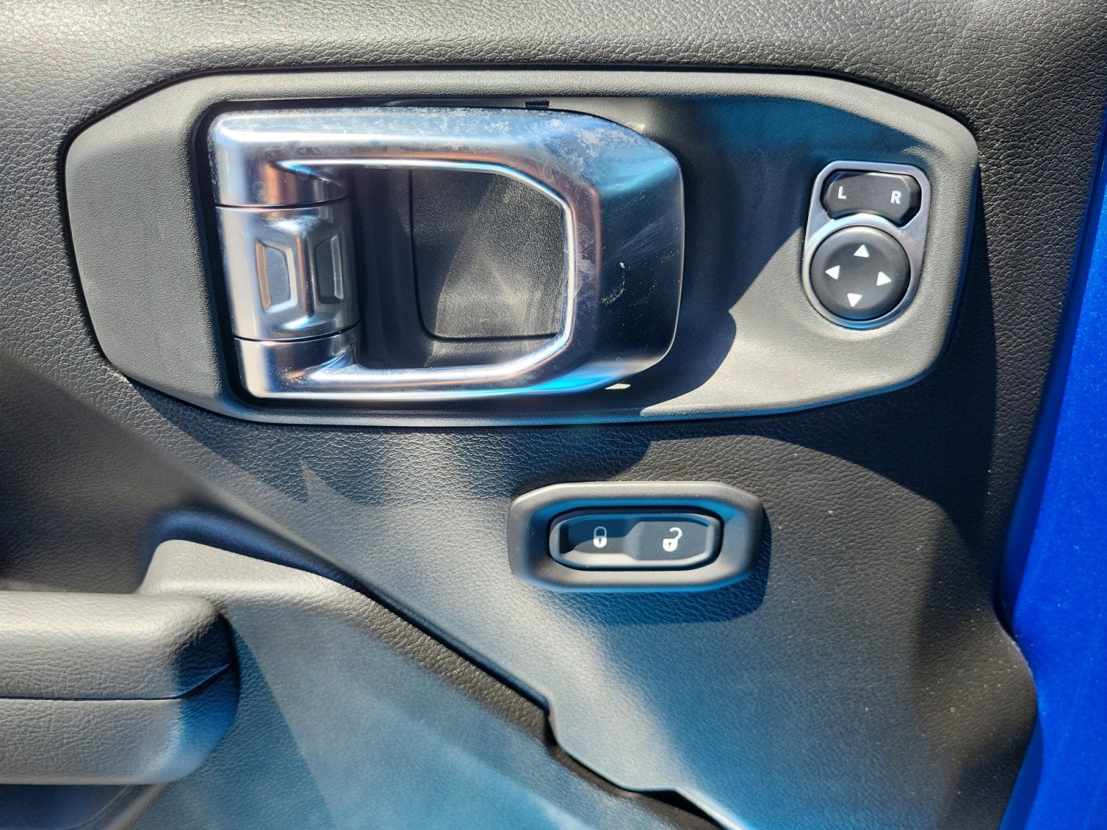 2025 Jeep Wrangler 2-Door Rubicon - Photo 15