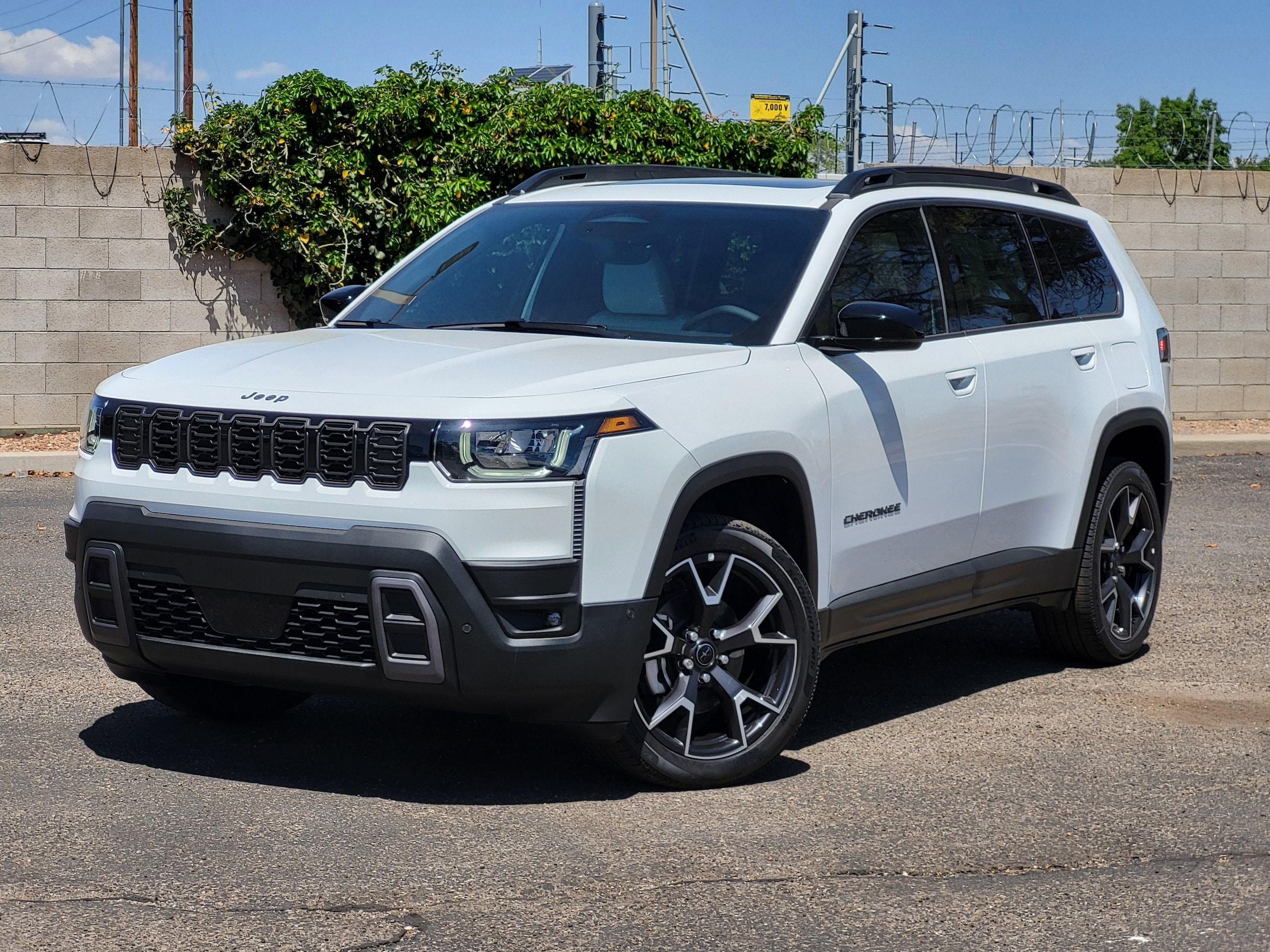 2026 Jeep Cherokee Overland HEV 4X4's photo