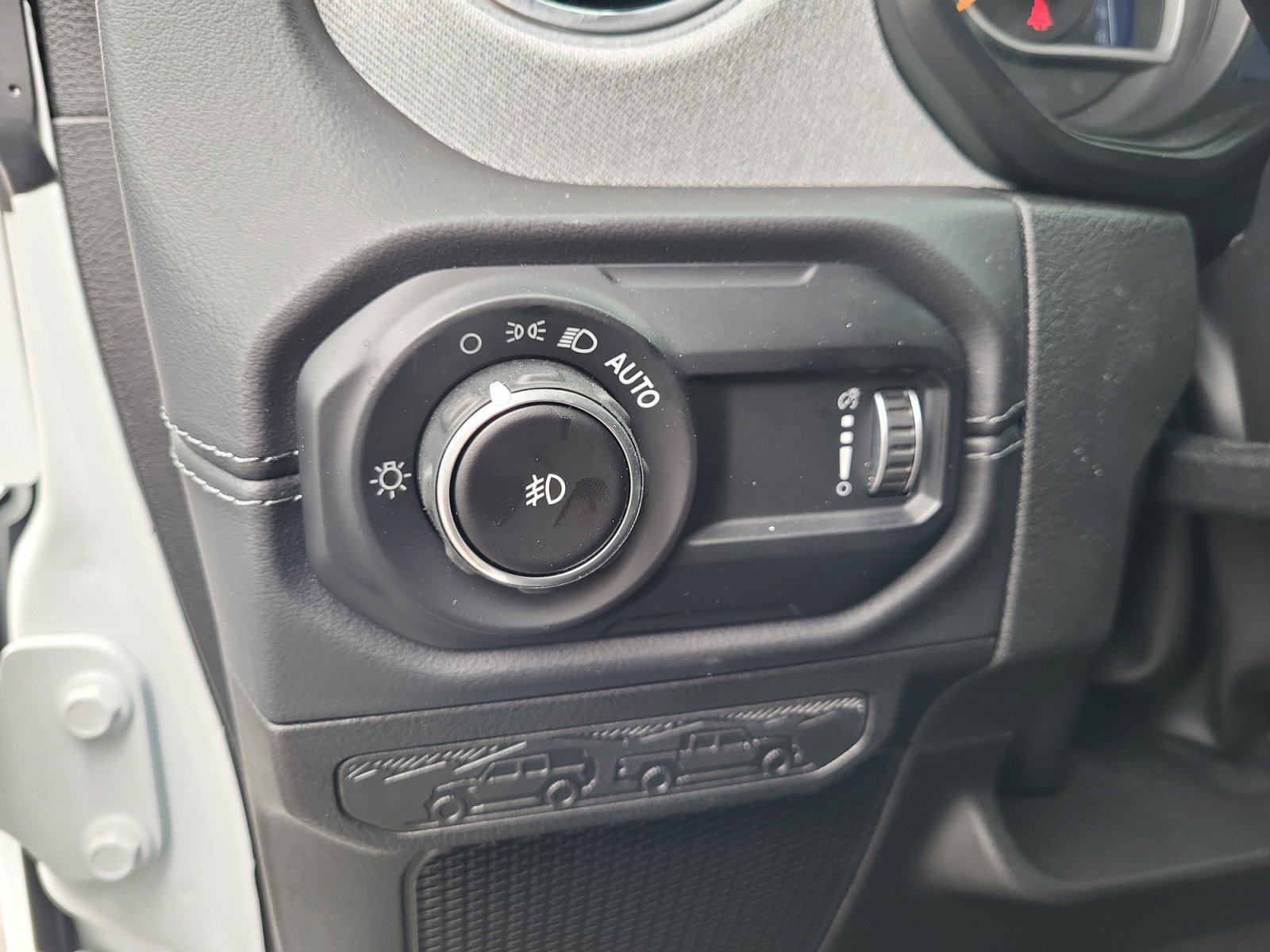 2025 Jeep Wrangler 4-Door Sahara - Photo 31