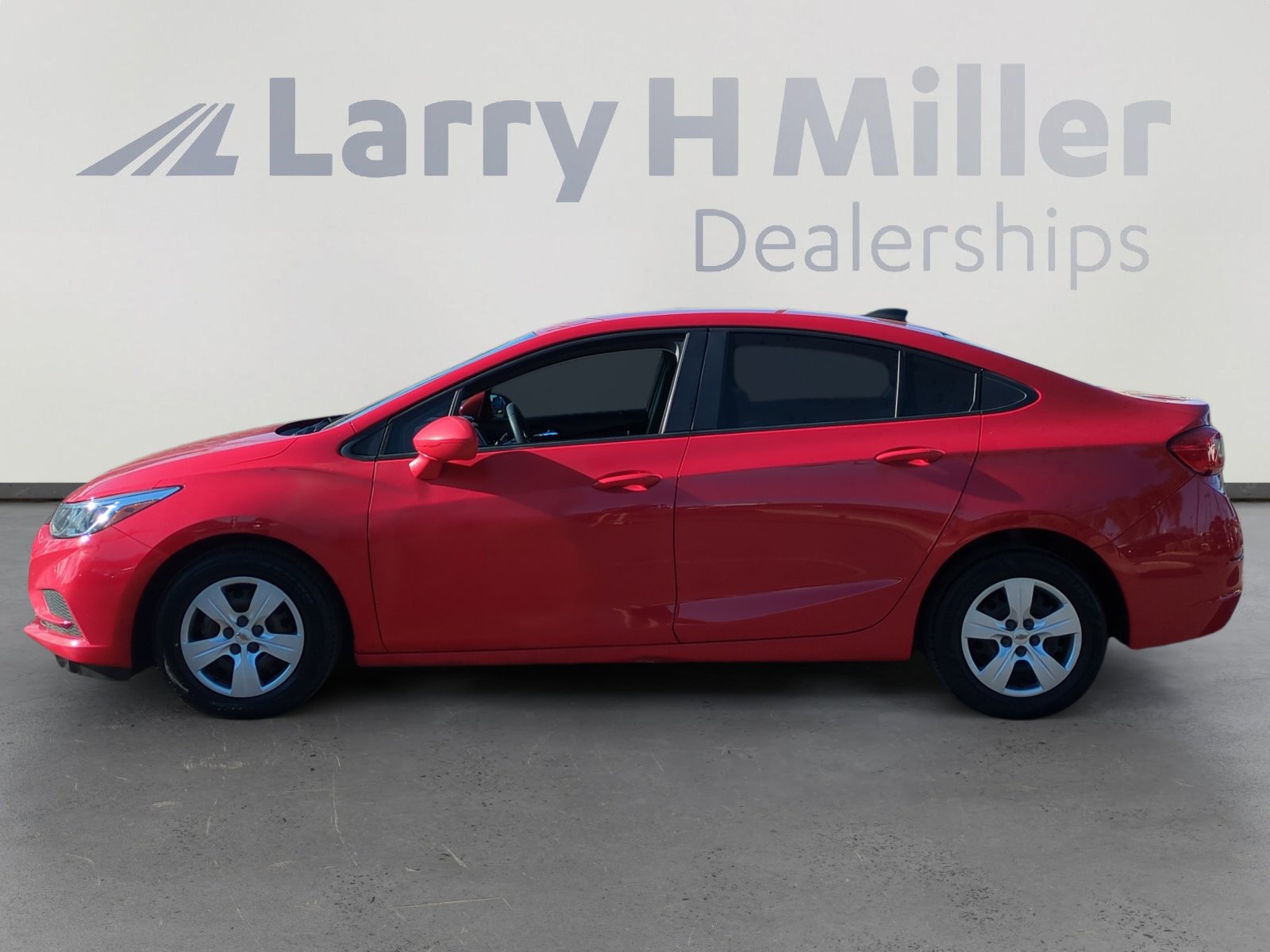 2018 Chevrolet Cruze LS photo 2