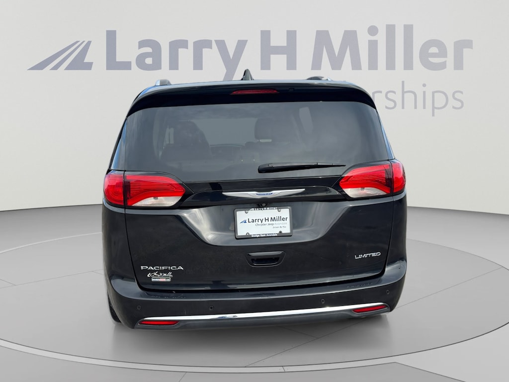 Used 2020 Chrysler Pacifica Limited Van Passenger Van