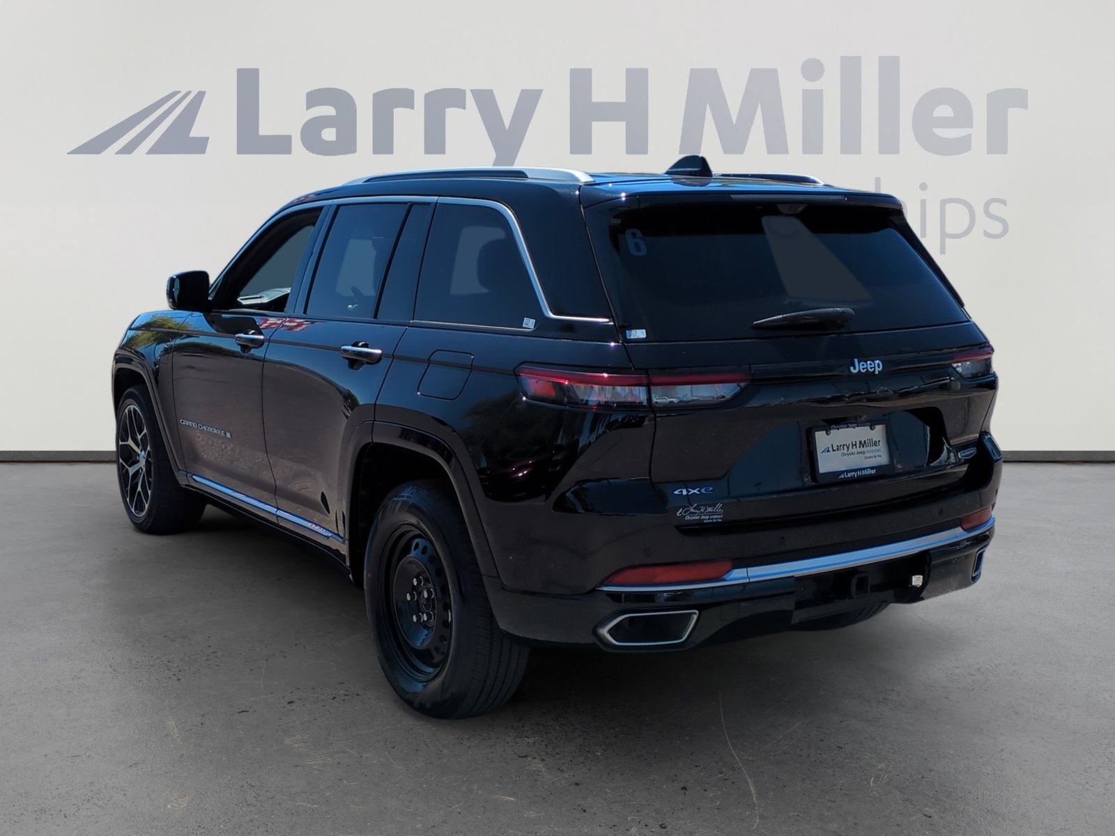 2022 Jeep Cherokee Summit 4xe photo 3