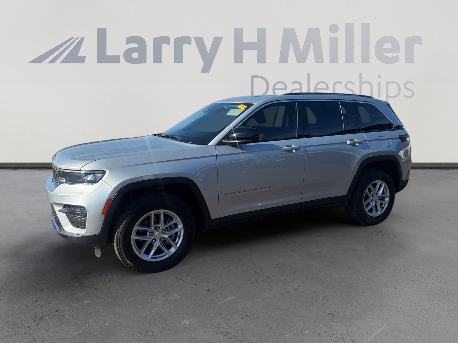 2023 Jeep Grand Cherokee Laredo