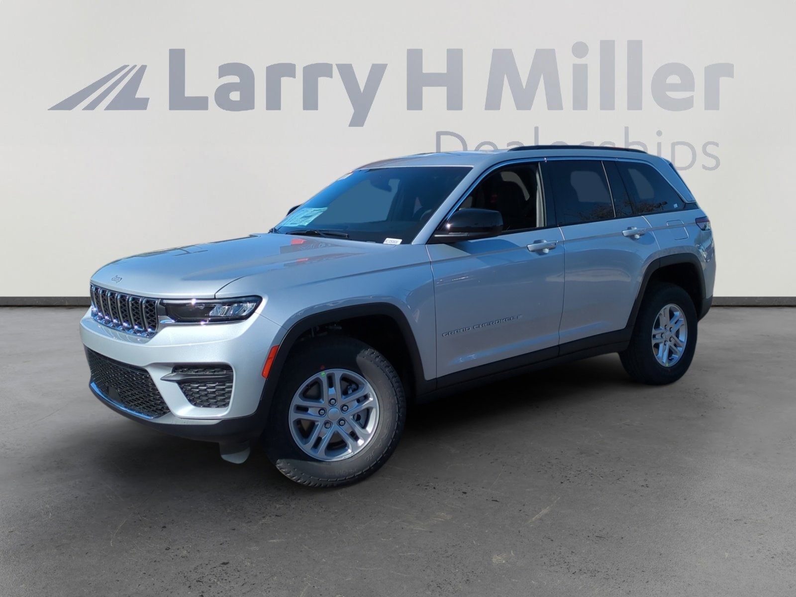 2025 Jeep Grand Cherokee Laredo's photo