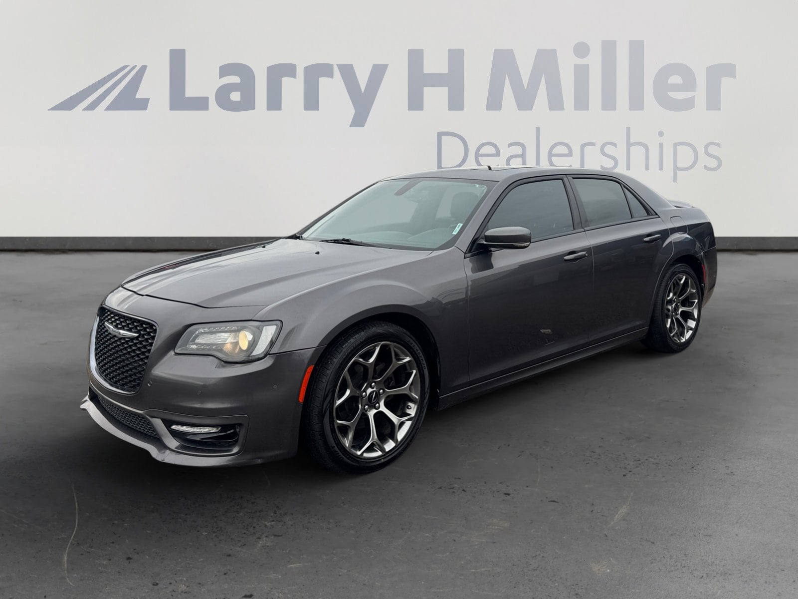 2018 Chrysler 300 S's photo