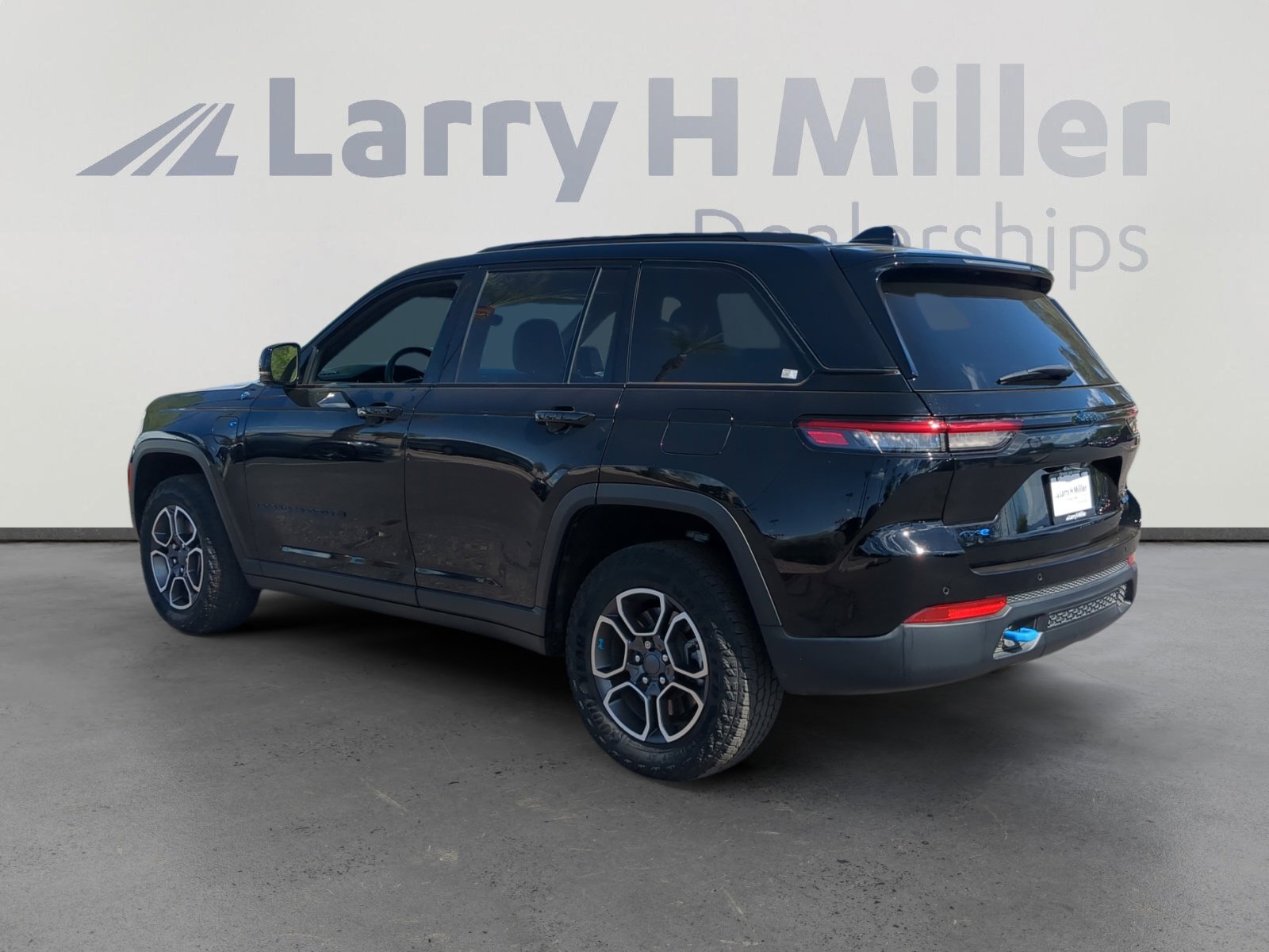 2022 Jeep Cherokee Trailhawk 4xe photo 3