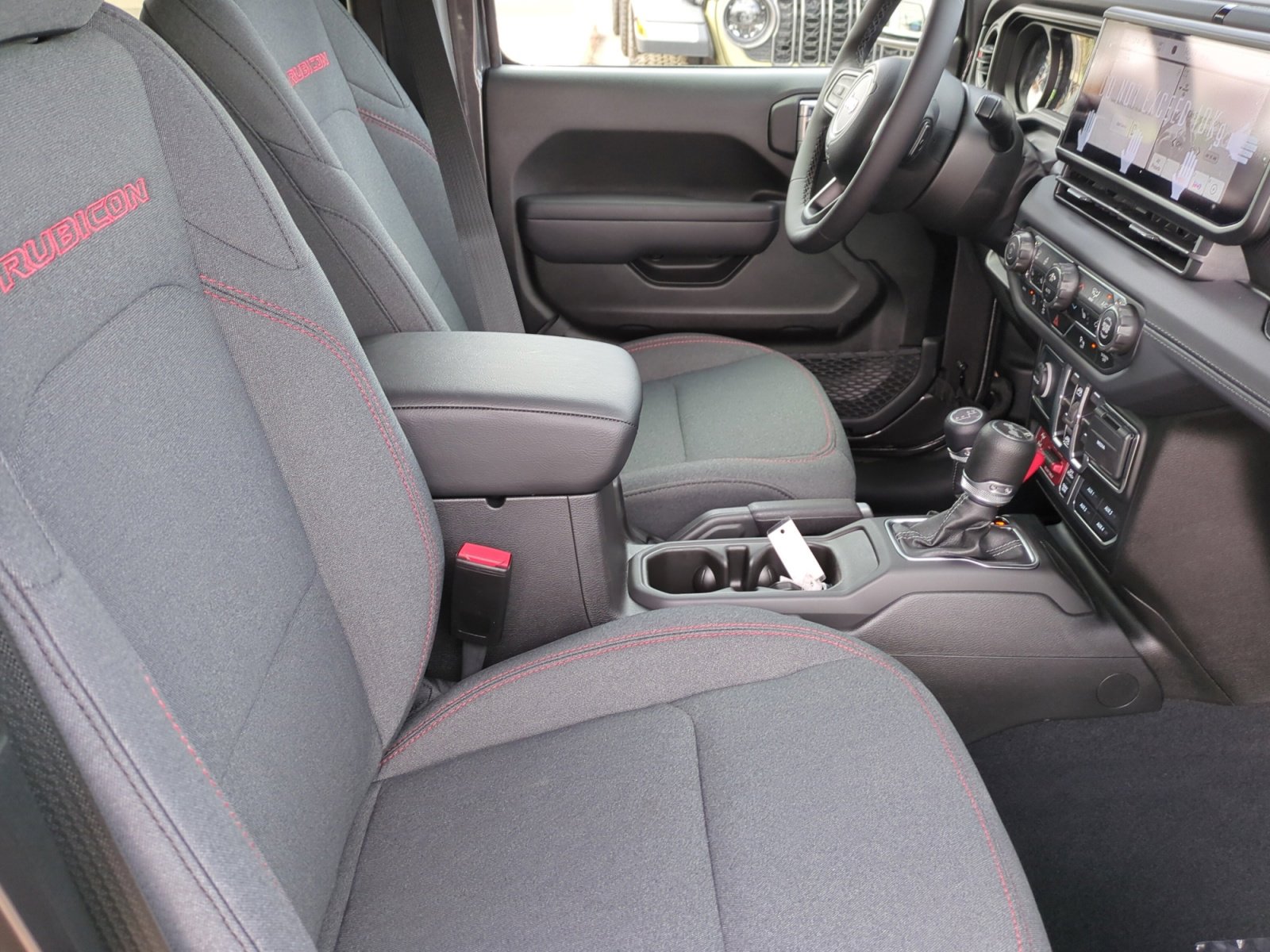 2025 Jeep Wrangler 4-Door Rubicon - Photo 20