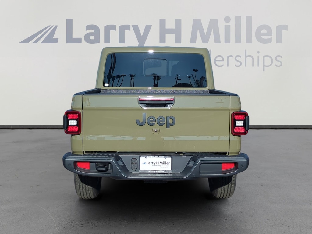 New 2026 Jeep Gladiator Sport S 4 Door Pickup