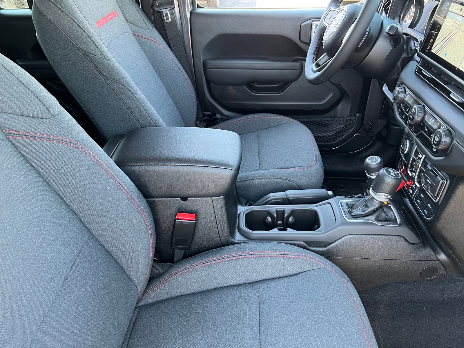2025 Jeep Wrangler 4-Door Rubicon - Photo 20