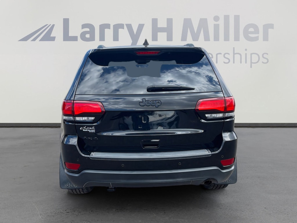 Used 2018 Jeep Grand Cherokee Laredo 4x4 SUV