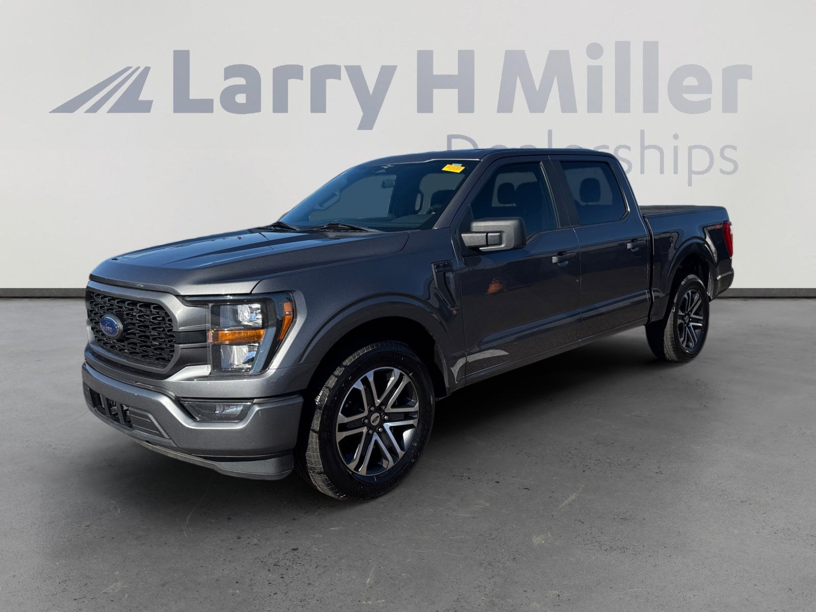 2023 Ford F-150 XL's photo