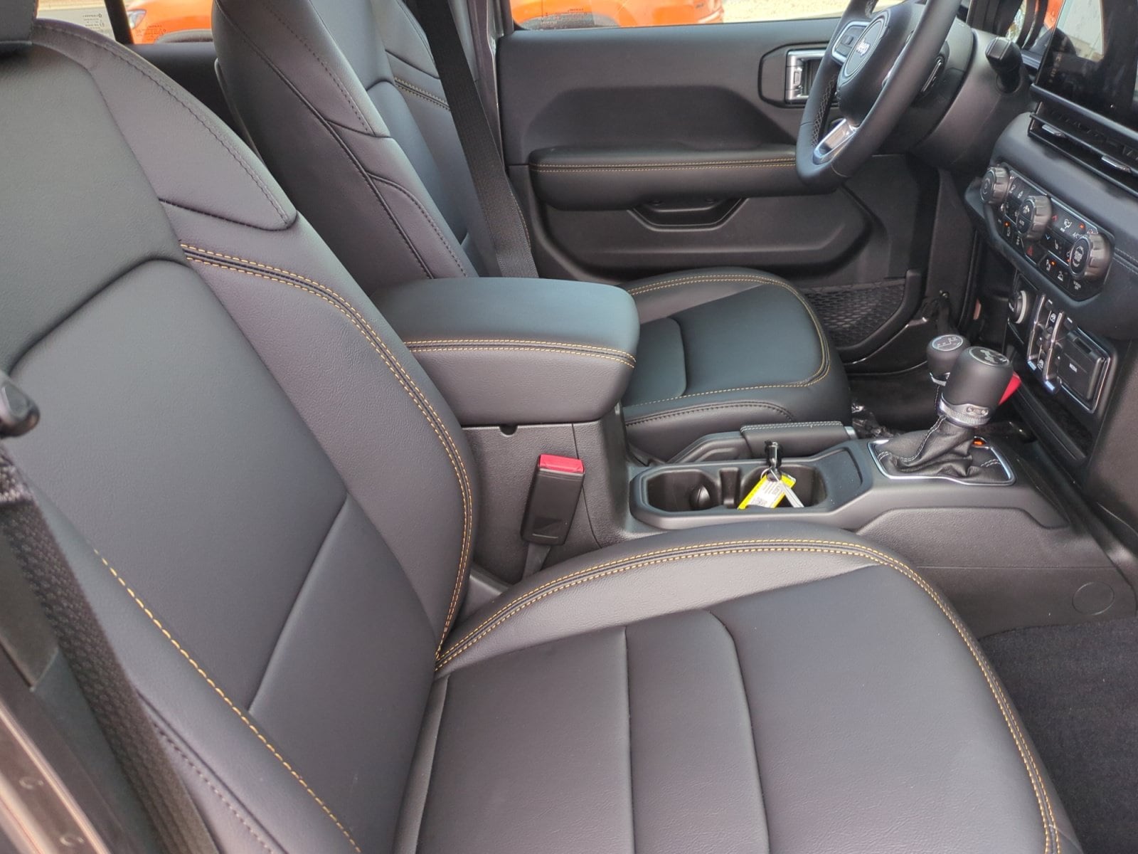 2026 Jeep Wrangler 4-Door Sahara - Photo 20