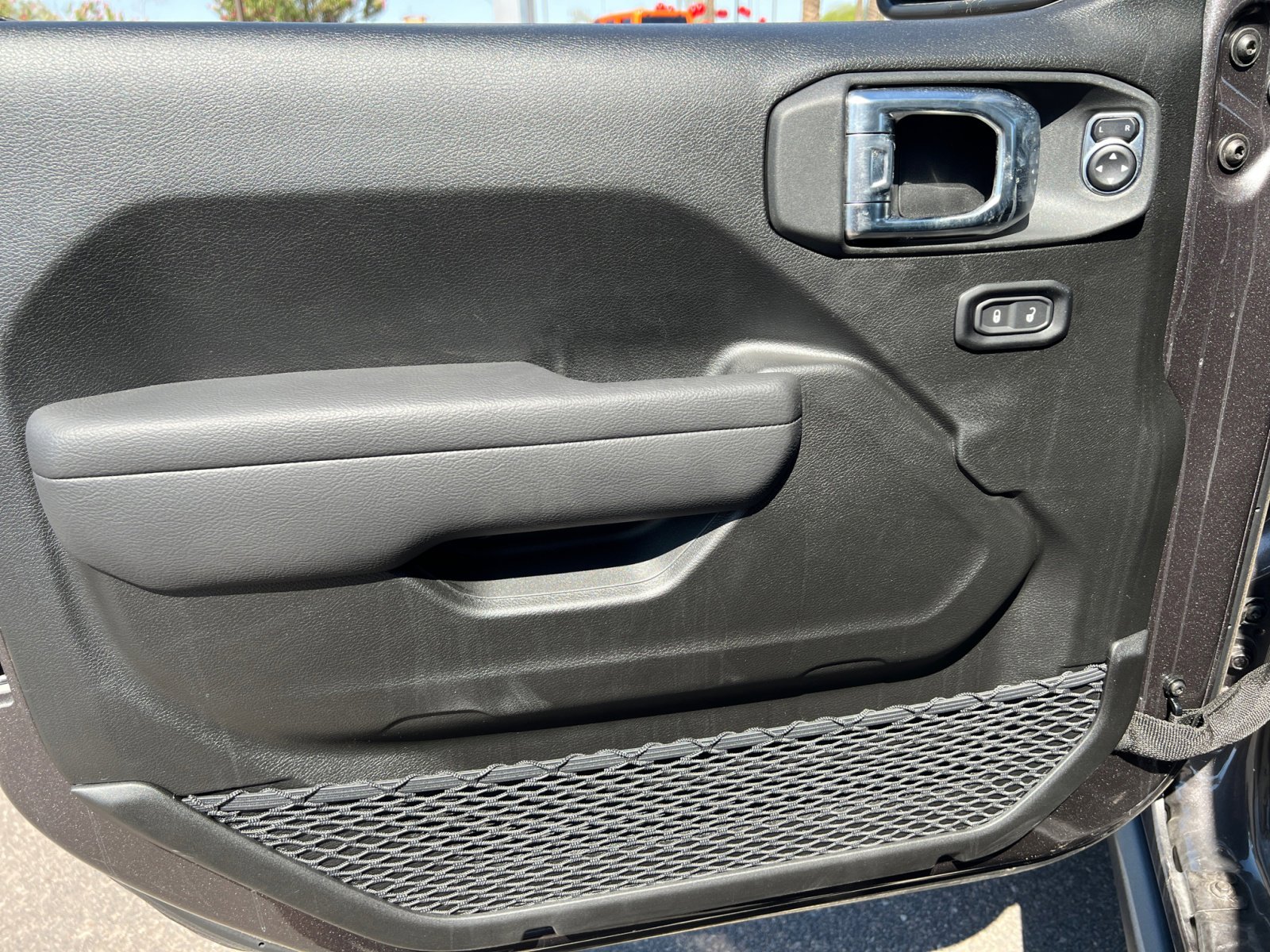 2025 Jeep Wrangler 4-Door Rubicon - Photo 14
