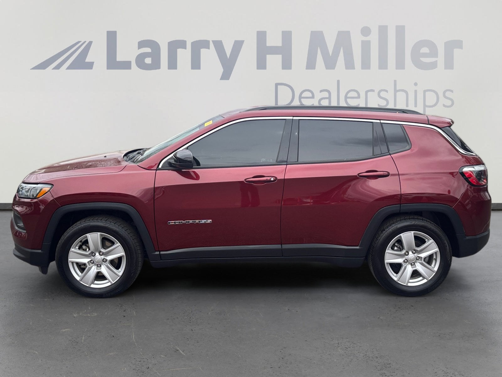Used 2022 Jeep Compass Latitude with VIN 3C4NJCBB6NT214259 for sale in Tolleson, AZ