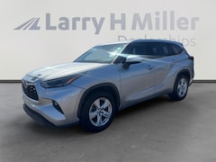 2022 Toyota Highlander LE SUV