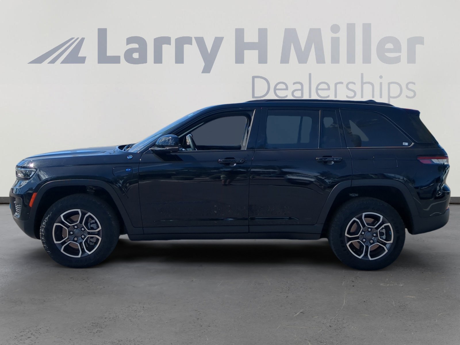 2022 Jeep Cherokee Trailhawk 4xe photo 2