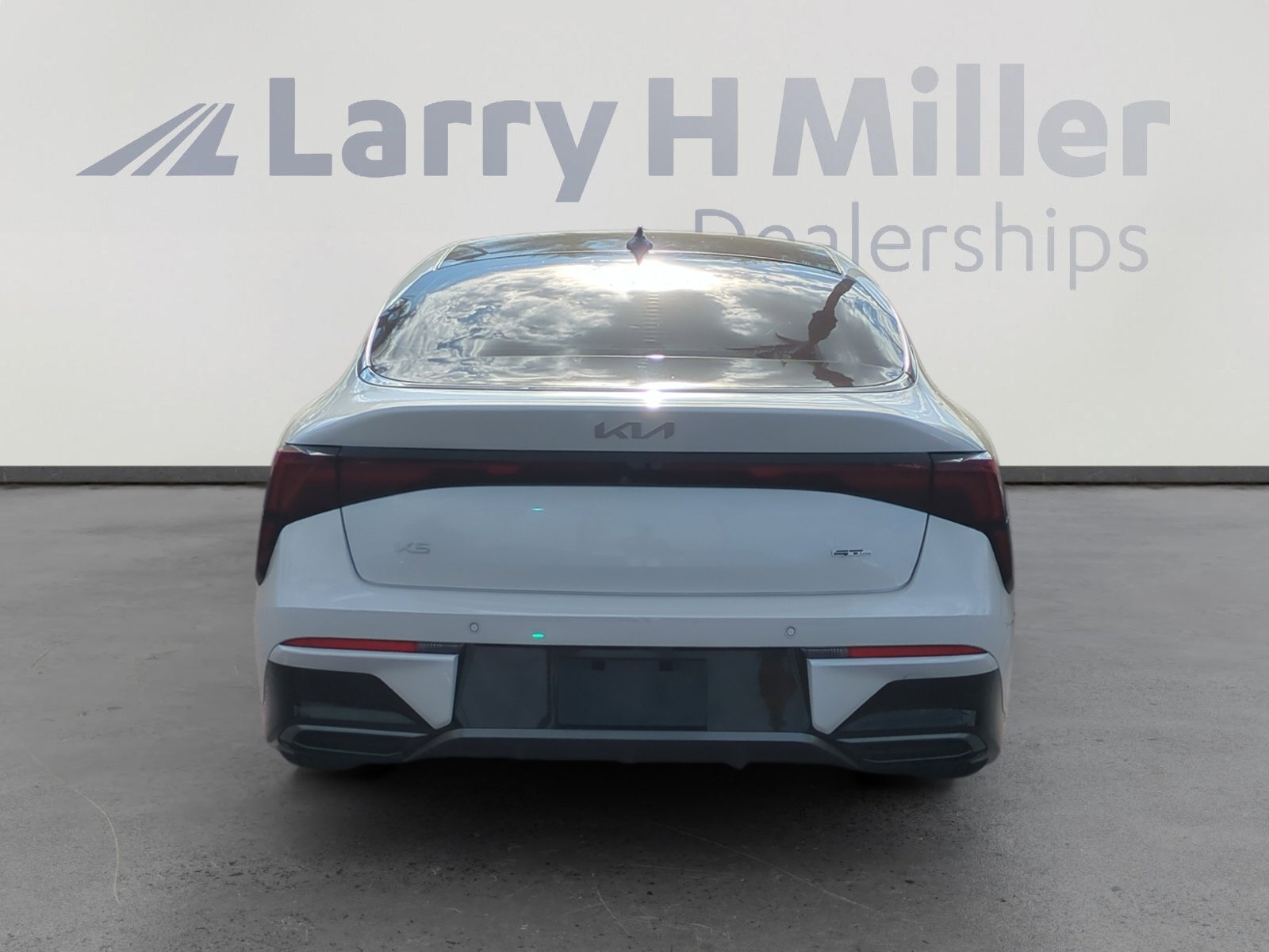2025 Kia K5 GT-Line photo 4