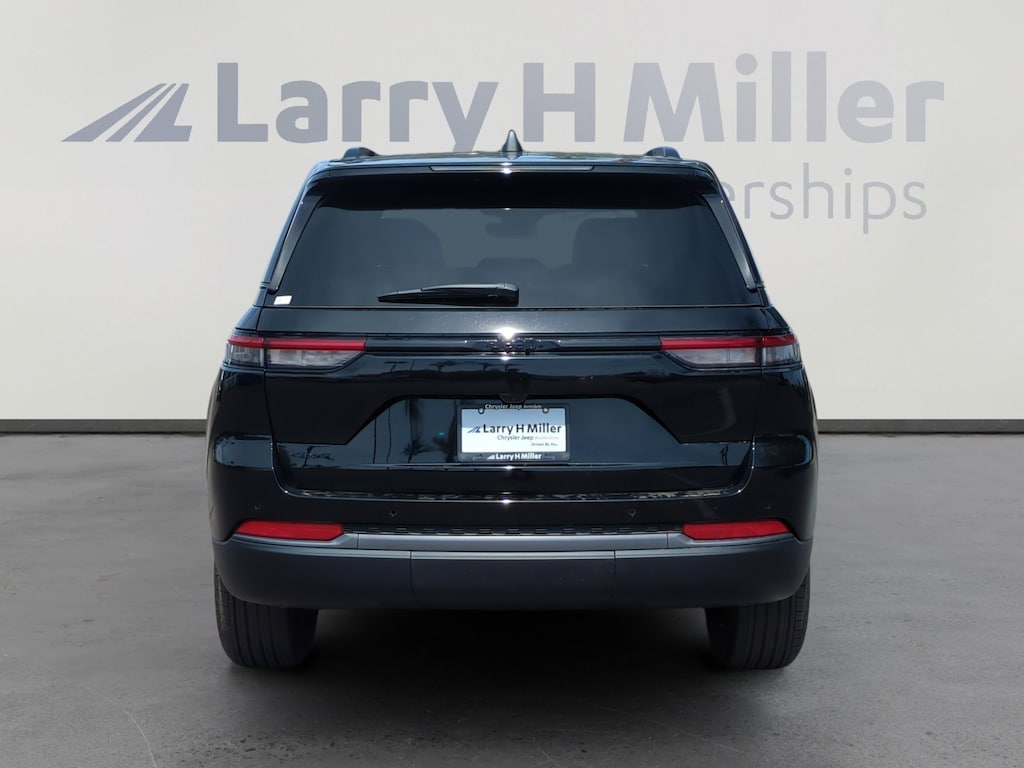 New 2026 Jeep Grand Cherokee Laredo Altitude 4 Door Sport Utility