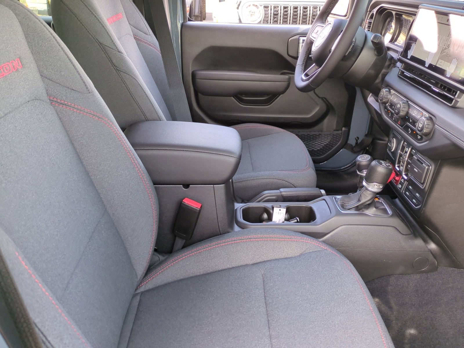 2025 Jeep Wrangler 4-Door Rubicon - Photo 20