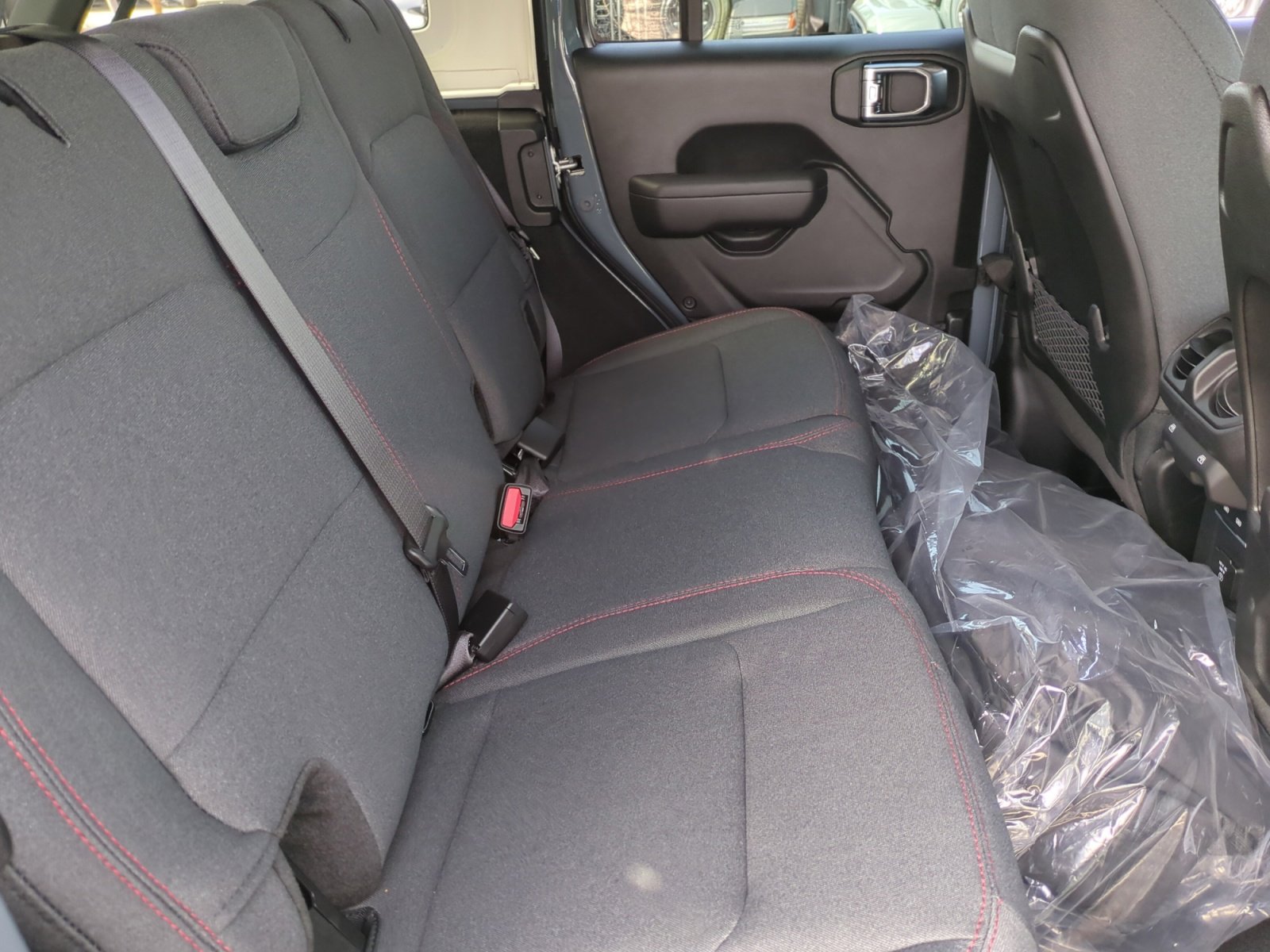 2025 Jeep Wrangler 4-Door Rubicon - Photo 19