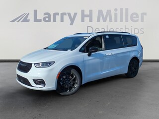 New 2026 Chrysler Pacifica Limited Passenger Van Avondale, AZ