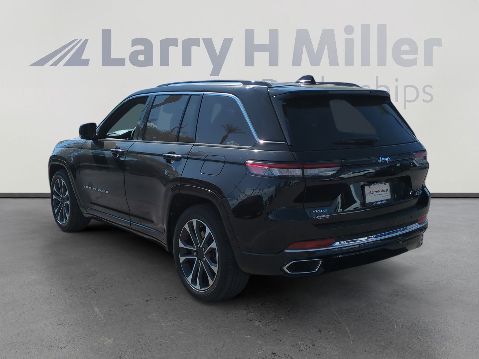 2022 Jeep Cherokee Overland 4xe photo 3