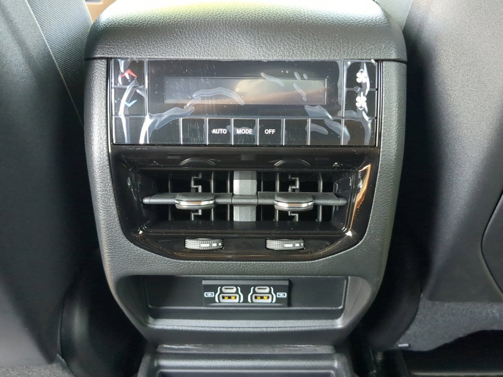 2025 Jeep Grand Cherokee Laredo Sport photo 3