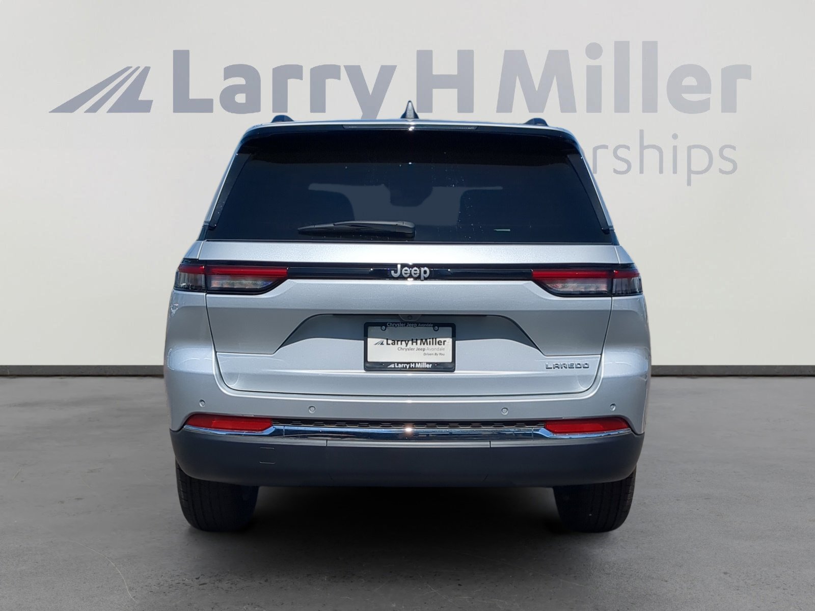 2025 Jeep Grand Cherokee Laredo X Sport photo 4