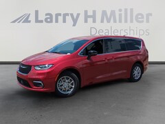 2025 Chrysler Pacifica Select Passenger Van