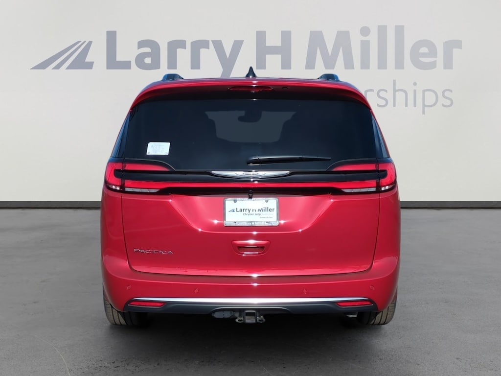 New 2026 Chrysler Pacifica Pinnacle Passenger Van