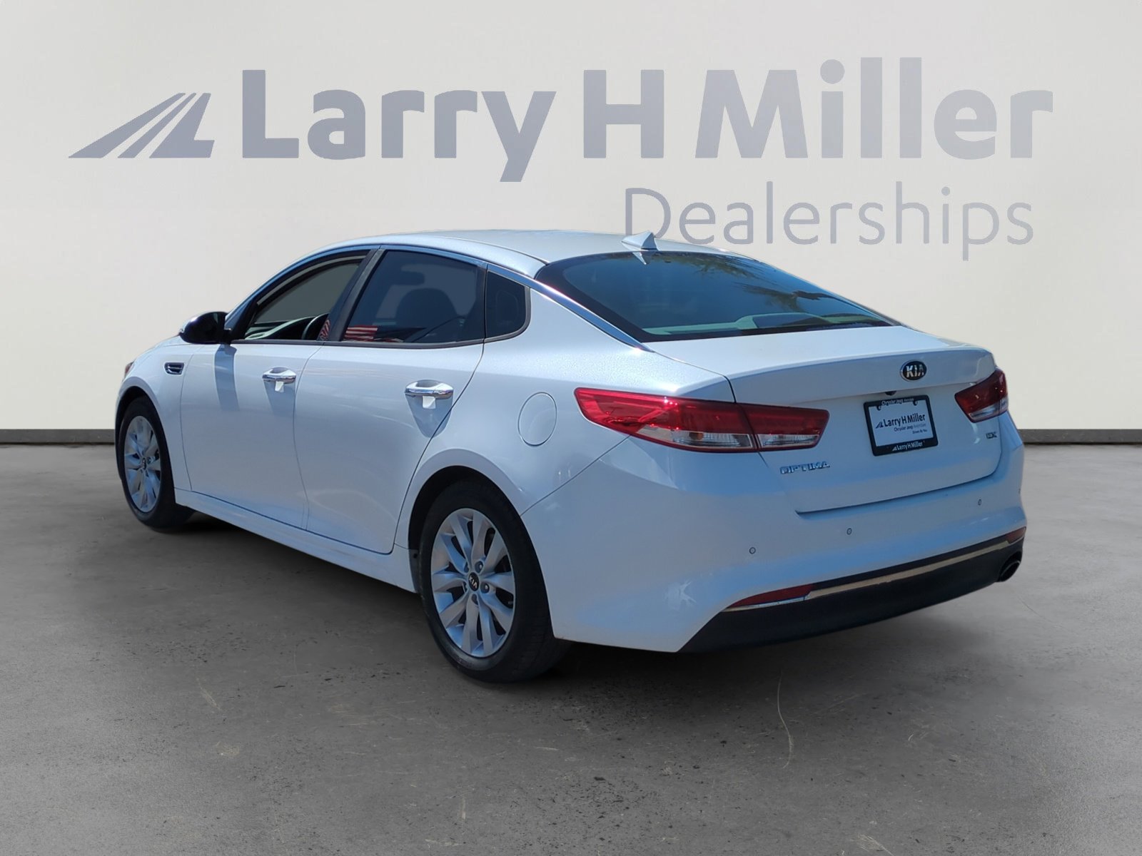 2018 Kia Optima EX photo 3