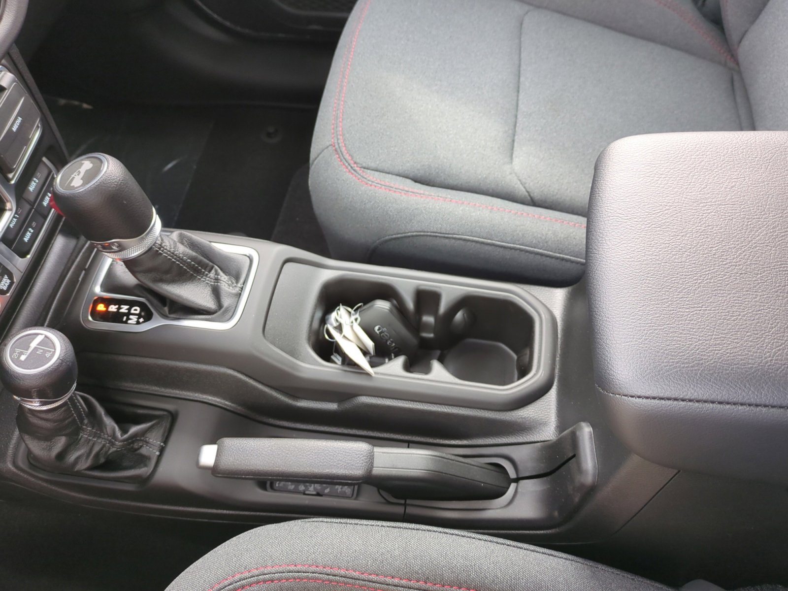2025 Jeep Wrangler 4-Door Rubicon - Photo 16