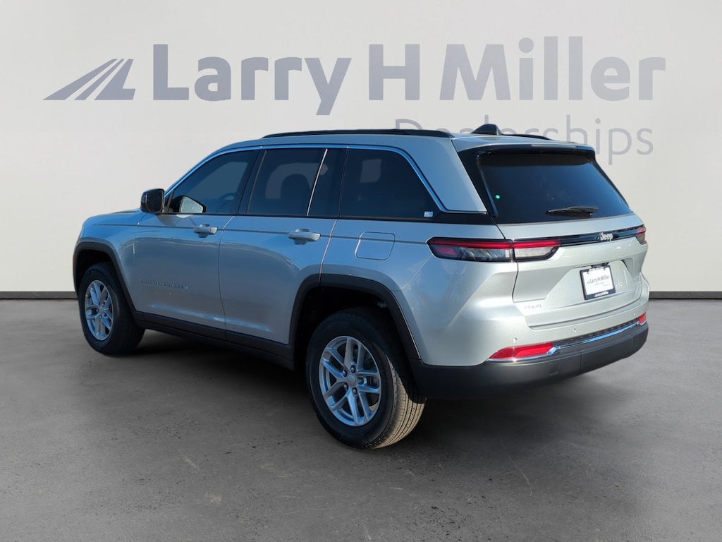 New 2025 Jeep Grand Cherokee Laredo X 4 Door Sport Utility