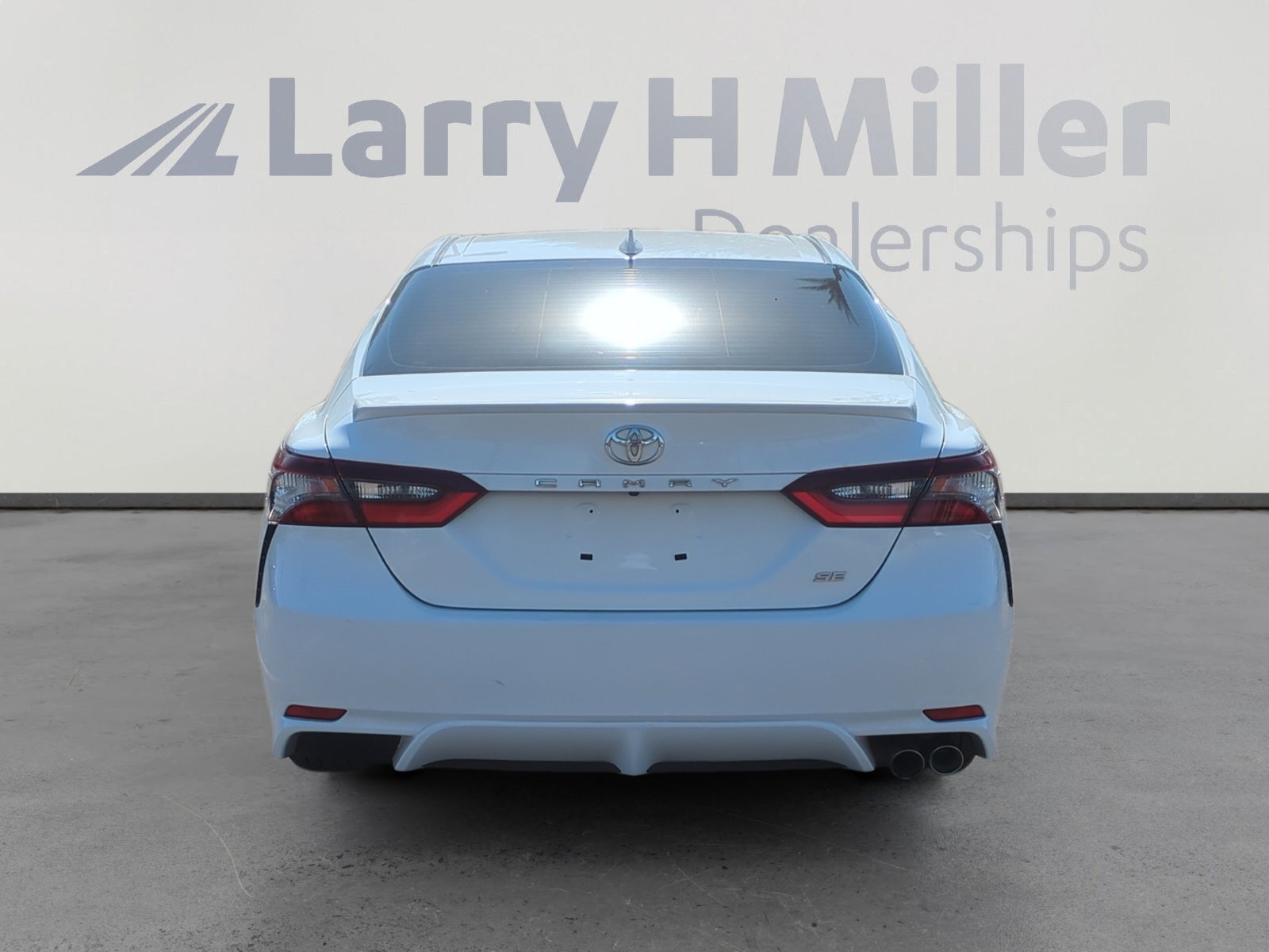 2022 Toyota Camry SE photo 4