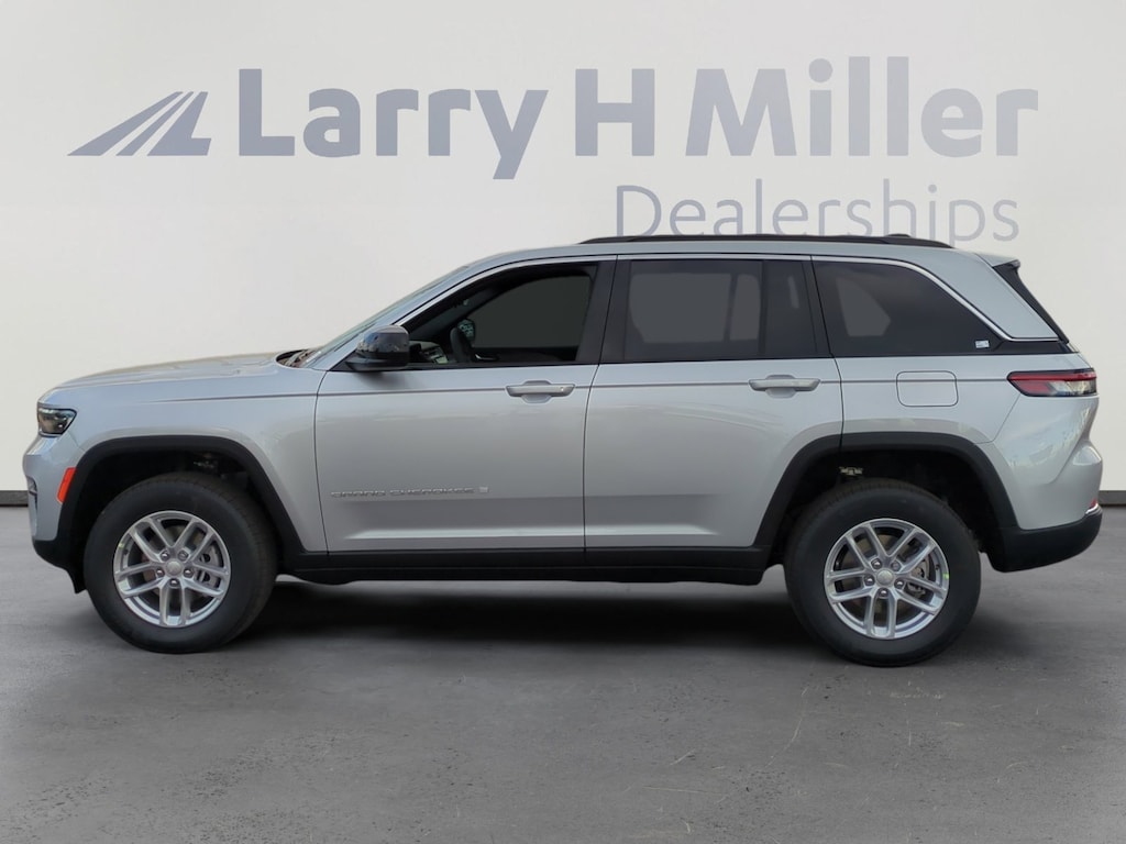 New 2025 Jeep Grand Cherokee Laredo X 4 Door Sport Utility