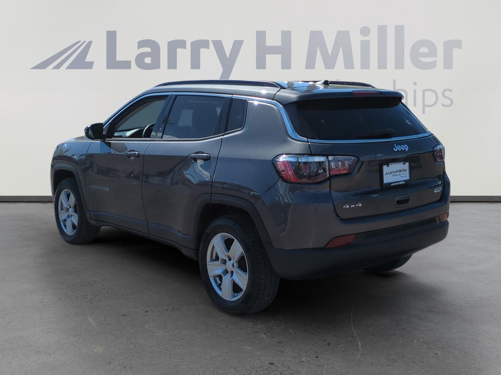 2022 Jeep Compass Latitude photo 3