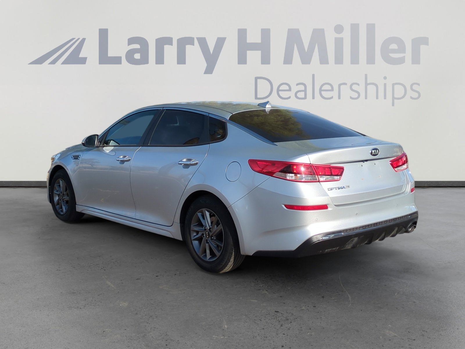 2019 Kia Optima LX photo 2