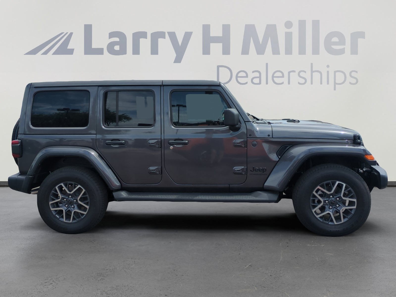 2026 Jeep Wrangler 4-Door Sahara - Photo 6