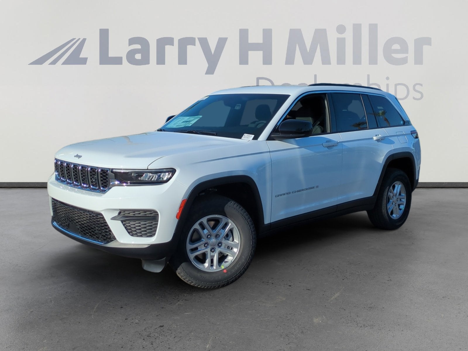 2025 Jeep Grand Cherokee Laredo's photo