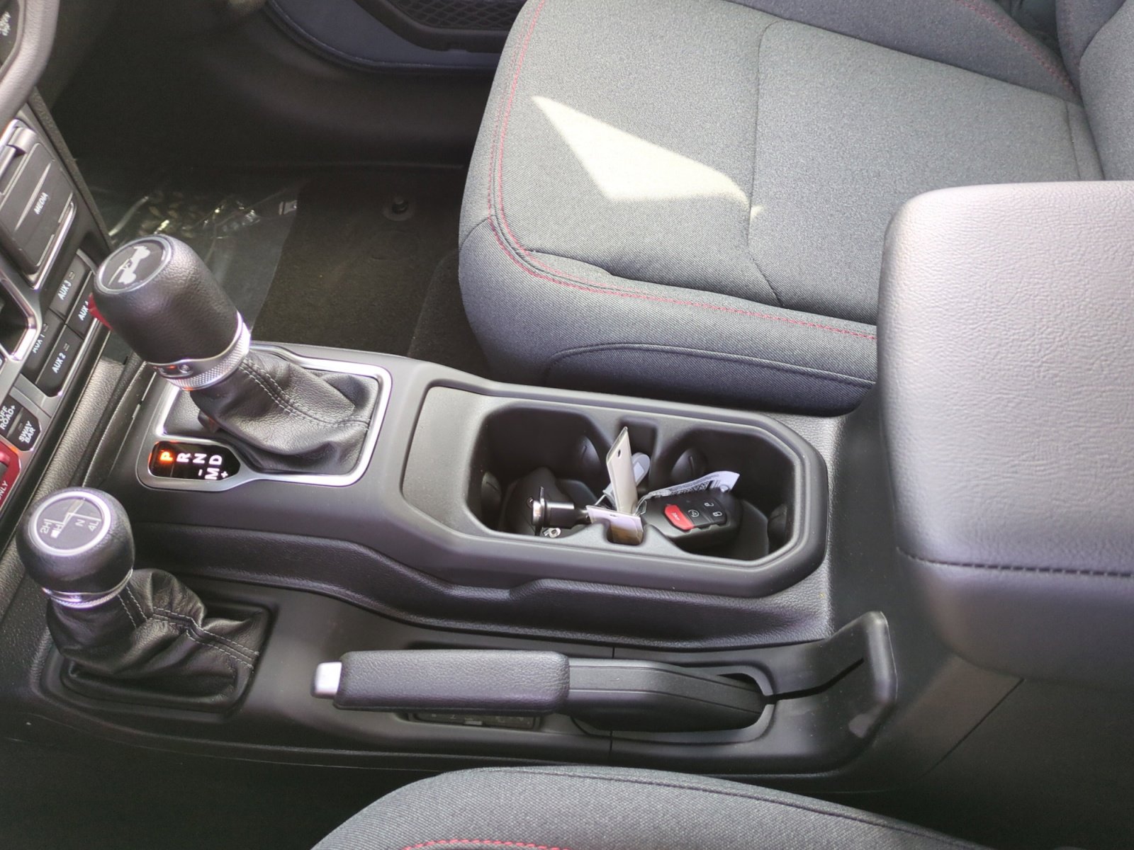 2025 Jeep Wrangler 4-Door Rubicon - Photo 16