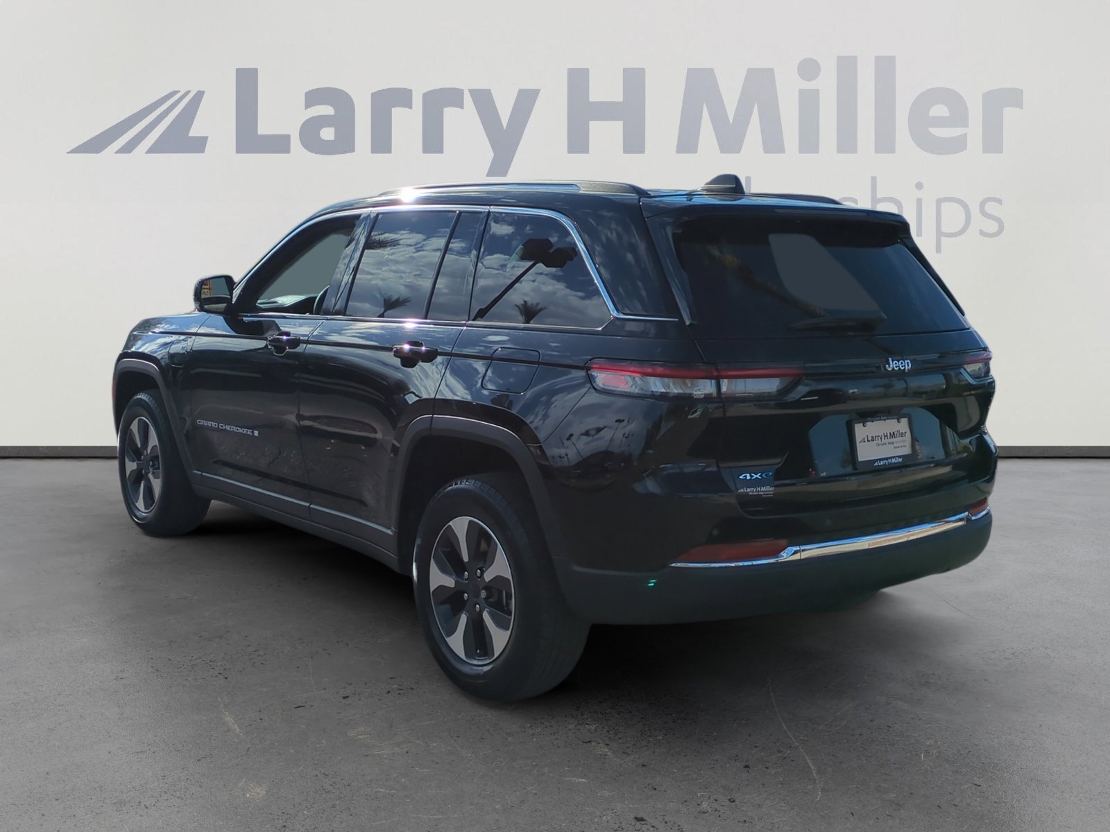 2022 Jeep Cherokee Limited 4xe photo 3