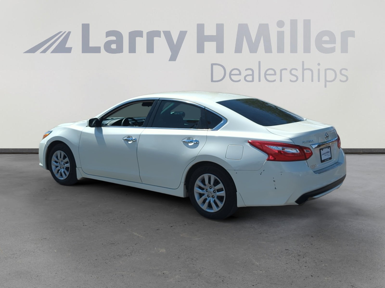 2017 Nissan Altima 2.5 S photo 3